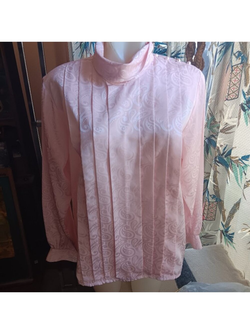 12 Med Vintage 1980's Pink Shiny Silky Secretary Blouse Josephine Shiny Paisley